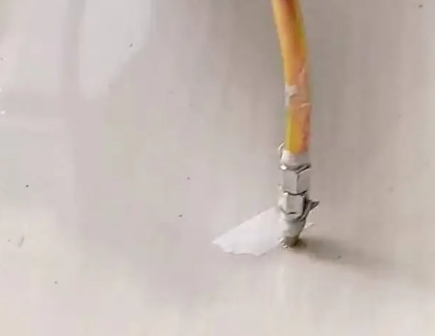 丰县瓷砖空鼓维修公司专业解答在瓷砖铺贴过程中，如果使用的砂料过粗（如全部使用了粗砂），可能会导致以下问题